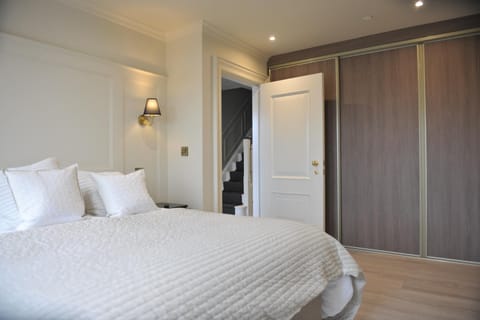 Bed, Bedroom, wardrobe