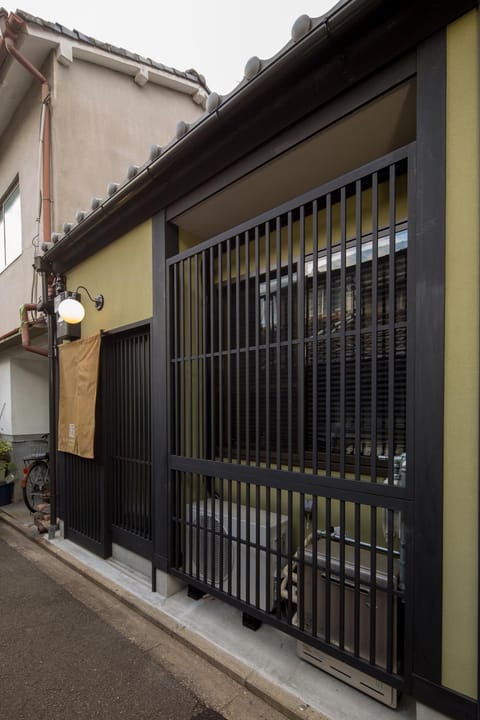 Property building, Day