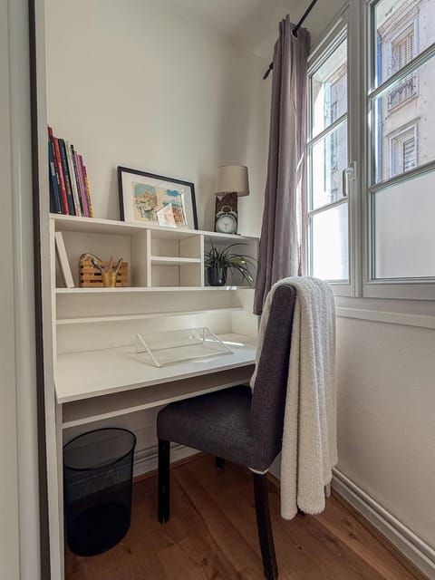 Appartement avec terrasse proche cathédrale Apartment in Chartres