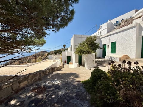 Property building, Day, Natural landscape