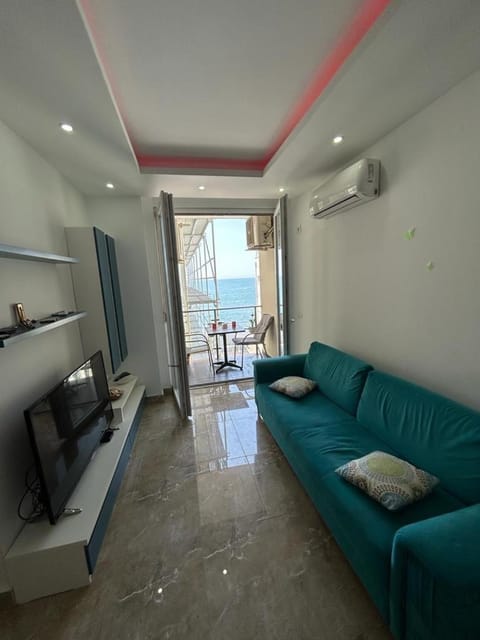 TV and multimedia, View (from property/room), Living room, Photo of the whole room, Seating area, Evening entertainment, air conditioner