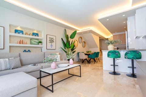 TV and multimedia, Living room, Other, Seating area, Dining area