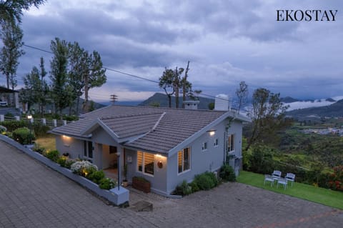 Property building, Natural landscape, Mountain view