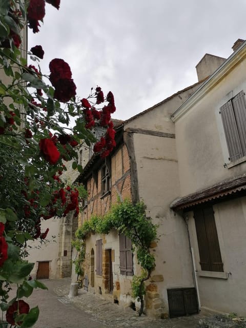 Neighbourhood, Street view