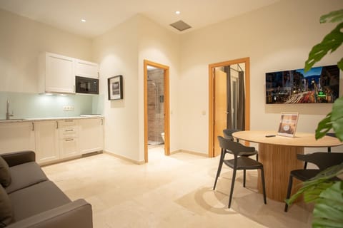 TV and multimedia, Kitchen or kitchenette, Living room, Dining area