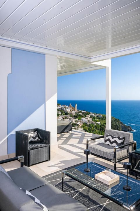 View (from property/room), Balcony/Terrace, Living room, Seating area, Sea view