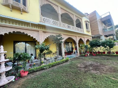 Property building, Garden, Seating area