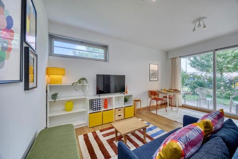 Garden & Central - Near United Nation - Geneva - CERN Apartment in Canton of Geneva