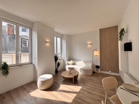 Living room, Seating area, concierge