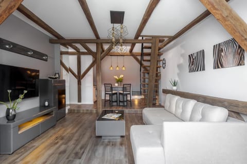 TV and multimedia, Seating area