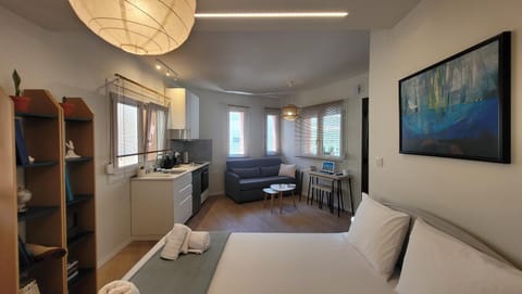 The Olive Nest - Cozy & Modern Studio Apartment in Kavala