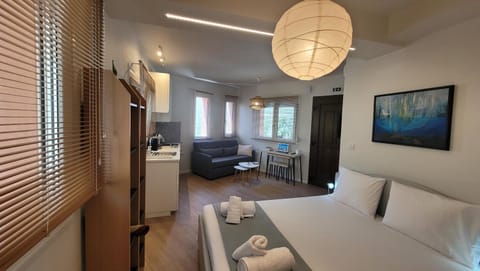 The Olive Nest - Cozy & Modern Studio Apartment in Kavala