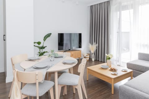 TV and multimedia, Living room, Dining area