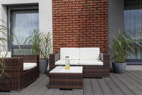 Patio, Day, Balcony/Terrace, Seating area