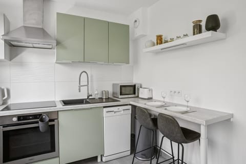 Kitchen or kitchenette, Dining area, dishwasher, oven, stove, toaster