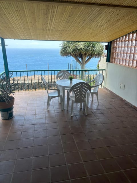 Patio, Natural landscape, View (from property/room), Balcony/Terrace, Seating area, Dining area, Sea view