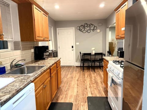Kitchen or kitchenette, Dining area, dishwasher, oven, stove