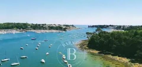 AU PIED DE LA MER AU COEUR DE LA STATION bel appartement contemporain Apartment in Bénodet