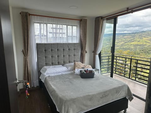 Bed, Balcony/Terrace, Photo of the whole room, Bedroom, Mountain view, towels
