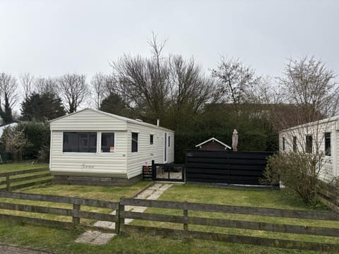 Property building, Facade/entrance, Off site