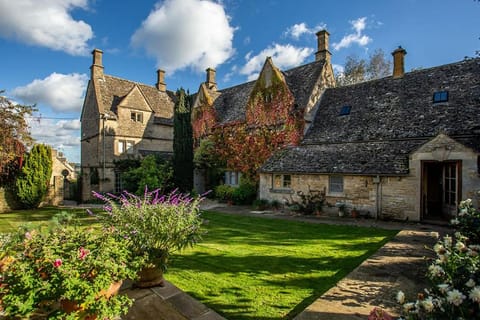 Clapton Manor Bed & Breakfast Bed and Breakfast in Bourton-on-the-Water