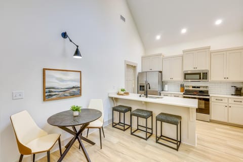 Walk to Sports Complex Home in Millbrook! House in Millbrook