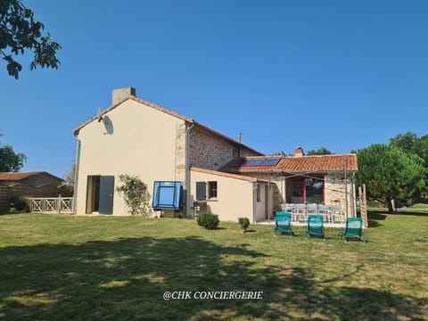 Property building, Garden, Garden view