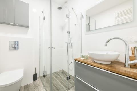 Shower, Bathroom, towels