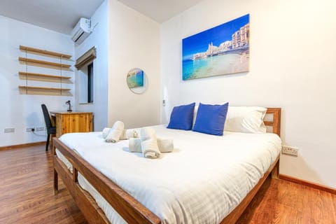 Bennys Seaside Escape Sliema Apartment in Saint Paul's Bay