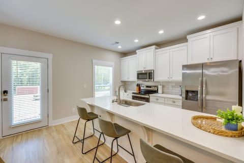 Close to Sports Complex Modern Millbrook Duplex! Apartment in Millbrook