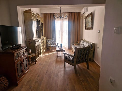 Communal lounge/ TV room, TV and multimedia, Living room, Seating area