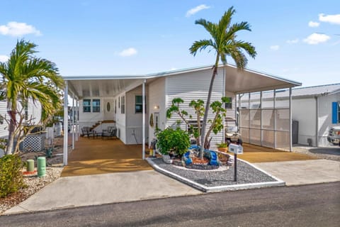Property building, Street view