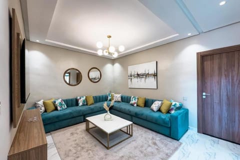 TV and multimedia, Living room, Seating area, air conditioner