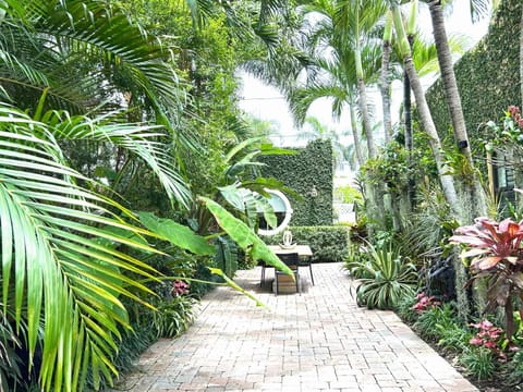 Patio, Garden, Balcony/Terrace