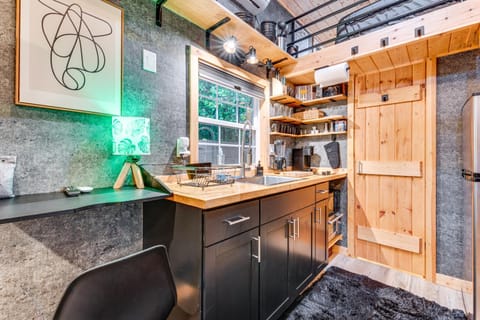 Hot Tub and Patio Private Couples Escape in ATL Apartment in Panthersville