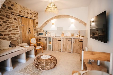TV and multimedia, Kitchen or kitchenette, Living room, Dining area, minibar, pet friendly, stove