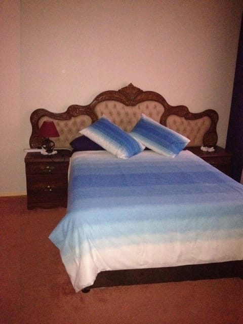 Photo of the whole room, Bedroom, group of guests