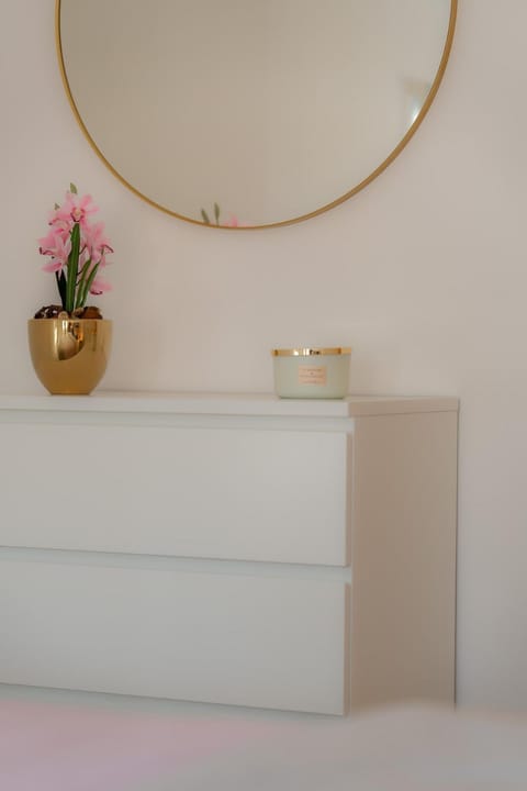 Charleroi Airport House 3 chambres & Parking Apartment in Charleroi