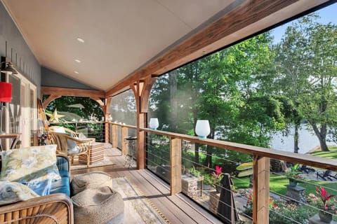 Charming lake house retreat House in Kattskill Bay