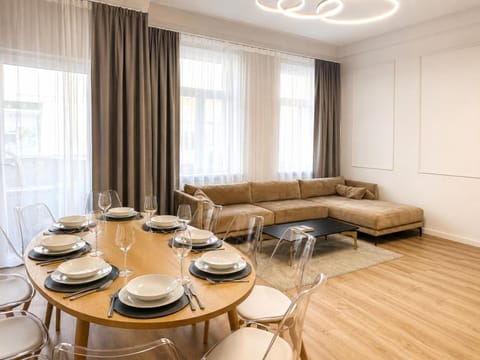 Living room, Seating area, Dining area