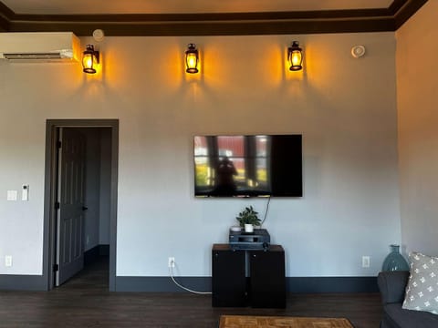 Modern Downtown Retreat Apartment in Minnesota