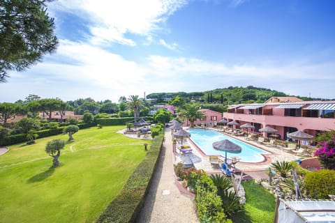 Property building, Garden view, Pool view, Swimming pool