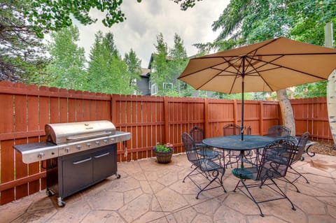 Walk to Ski Shuttle Dtwn Frisco Gem with Fireplace! House in Frisco