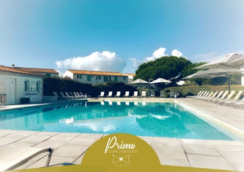 Logo/Certificate/Sign, Swimming pool, sunbed