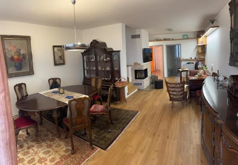 TV and multimedia, Living room, Dining area