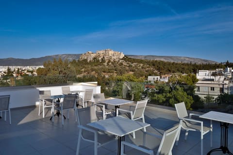 Property building, Nearby landmark, Day, Natural landscape, View (from property/room), Balcony/Terrace, Mountain view