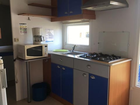 Mobil home cosy avec terrasse - 4 pers, 2 ch - API-1-52-241 Campground/ 
RV Resort in Brittany