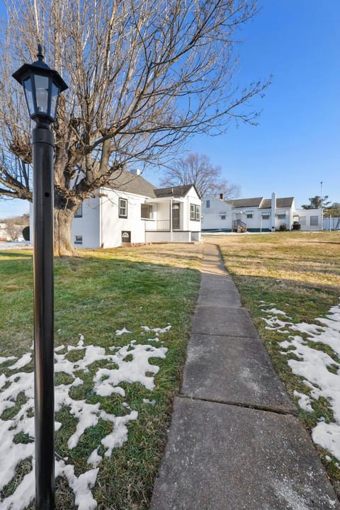 Property building, Facade/entrance, Parking