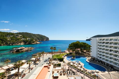 Property building, Day, Natural landscape, Beach, Pool view, Sea view