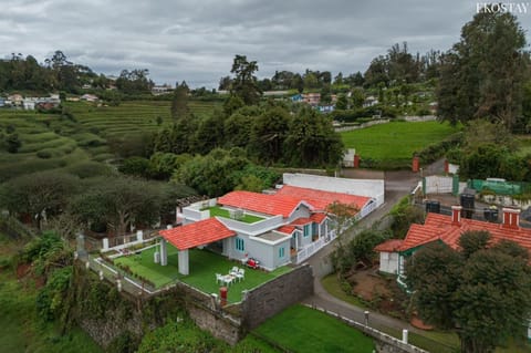 Property building, Natural landscape, Bird's eye view, Garden, Garden view